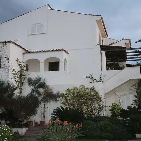 Puntaquattroventi מלון ארקולאנו