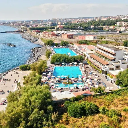 Puntaquattroventi Hotel 4*