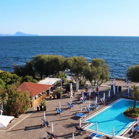 Puntaquattroventi Hotel 4*